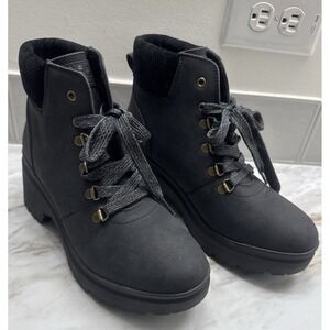 Bob's by Skechers‎ 9.5 Womens boots Memory Foam With Heel.